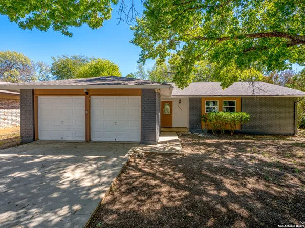 8210 BABE RUTH ST, San Antonio, TX 78240