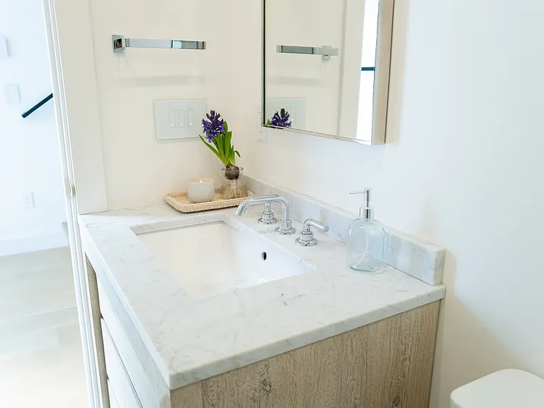 101 Grand Ave #19 — Photo 28