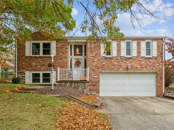 1898 Diane Merle Dr, Irwin, PA 15642