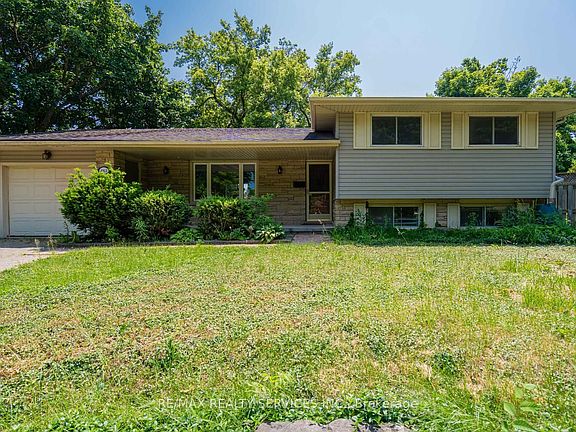 5th image of 285 Thorncrest Dr