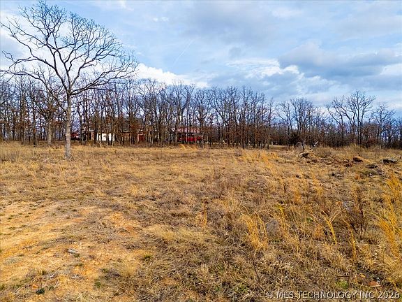3rd image of 8015 Valley View Dr