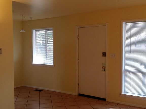 5th image of 909 E Laird Ave