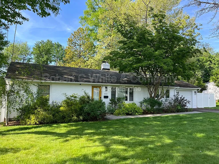 233 S Rolling Acres Rd — Photo 1