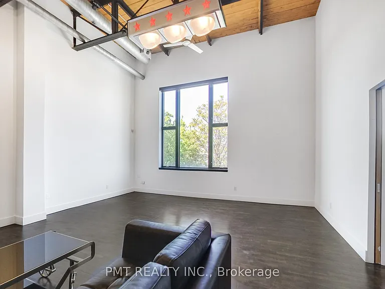 676 Richmond St W #210 — Photo 7