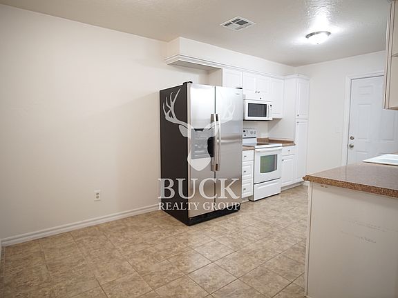 4th image of 6803 Woodlake Dr