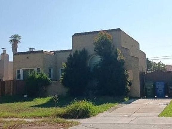 2nd image of 1914 W 82nd St