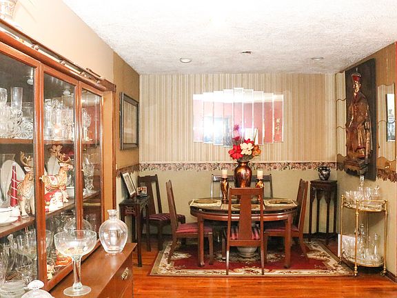 3rd image of 4239 Harlan Ave
