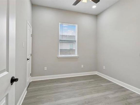 4th image of 1921 Alabo St
