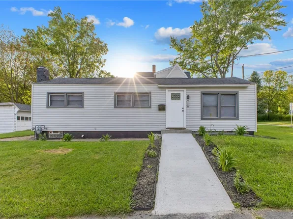 216 Boise Dr, Syracuse, NY 13210