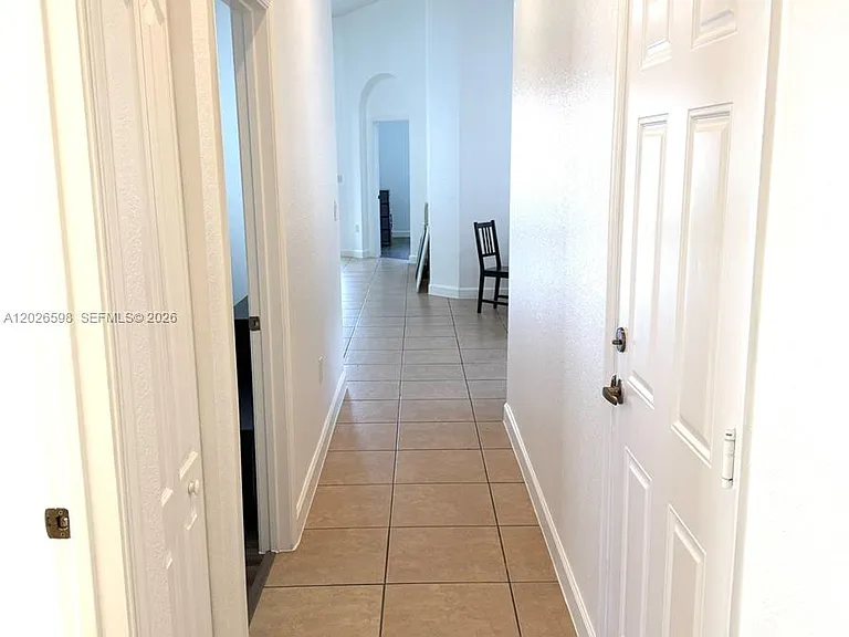3951 NE 11th Dr — Photo 16