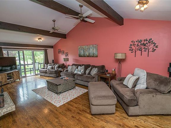 4th image of 7405 Amber Ln