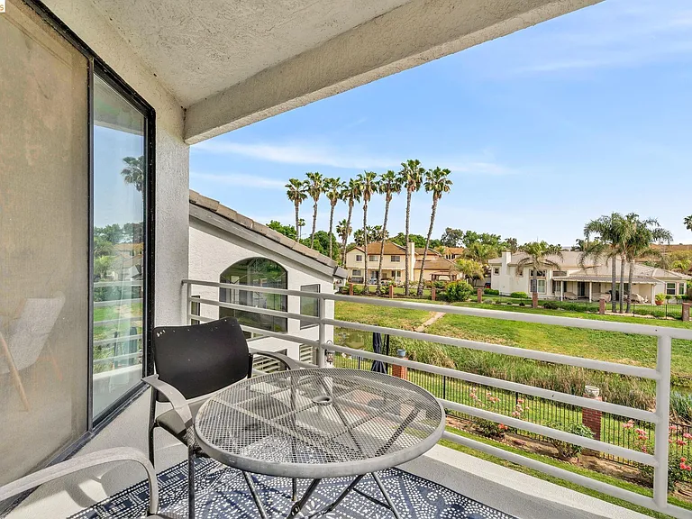 5640 Edgeview Dr — Photo 47