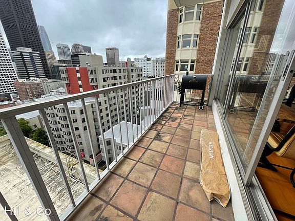 3rd image of 10 Miller Pl APT 903