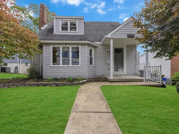 979 7th St, Beaver, PA 15009