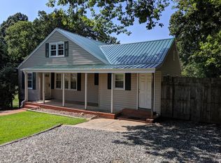 802 W 5th St, Siler City, NC 27344