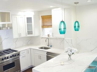 1126 Rhinelander Ave, Bronx, NY 10461