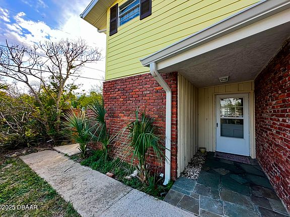 2nd image of 215 S Venetian Way #A