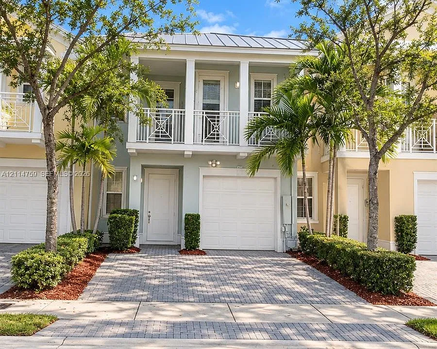 7439 NW 107th Path
