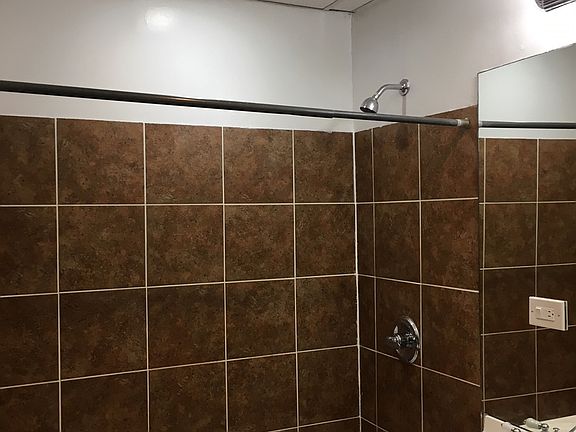 4th image of 3847 N Richmond St #1