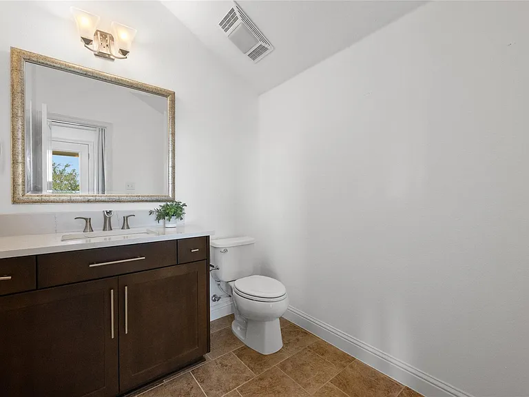 102 Kildrummy Ln — Photo 22