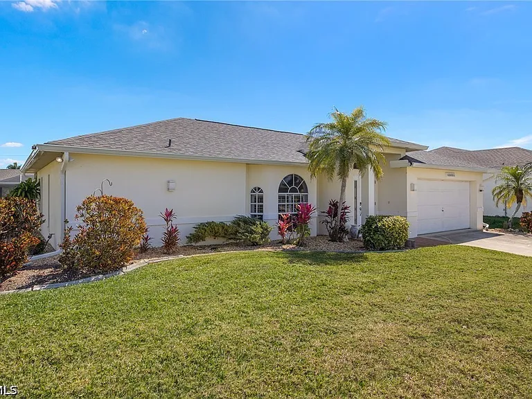 2305 SW 19th Pl — Photo 14