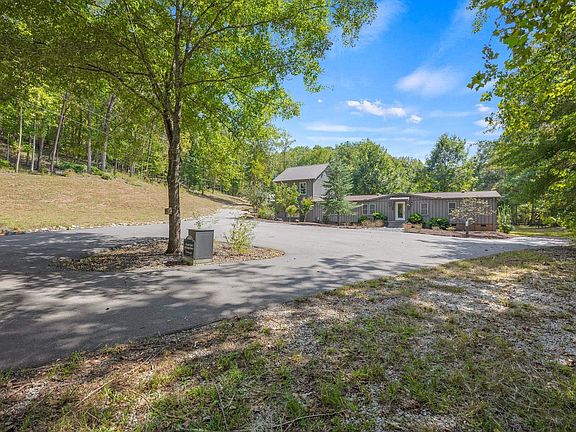 2nd image of 2727 Shady Grove Rd
