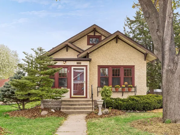 109 7th Ave N, Hopkins, MN 55343