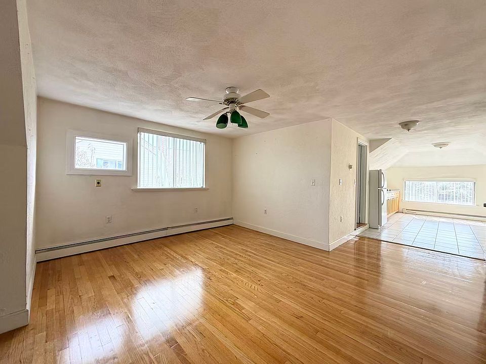 1st image of 40 Putnam Rd #3F