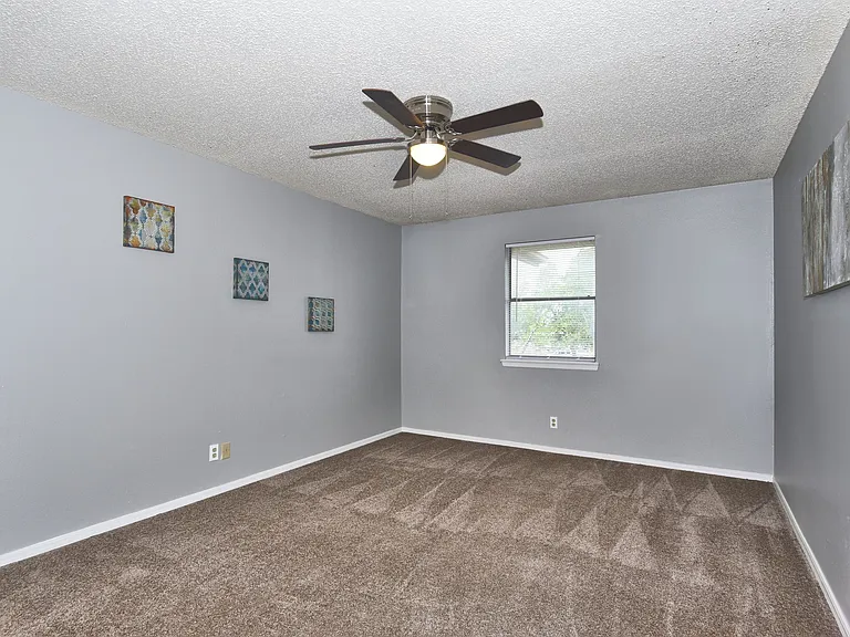 Berwick Apartments — Photo 19