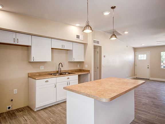 4th image of 7418 N Bradley Pl