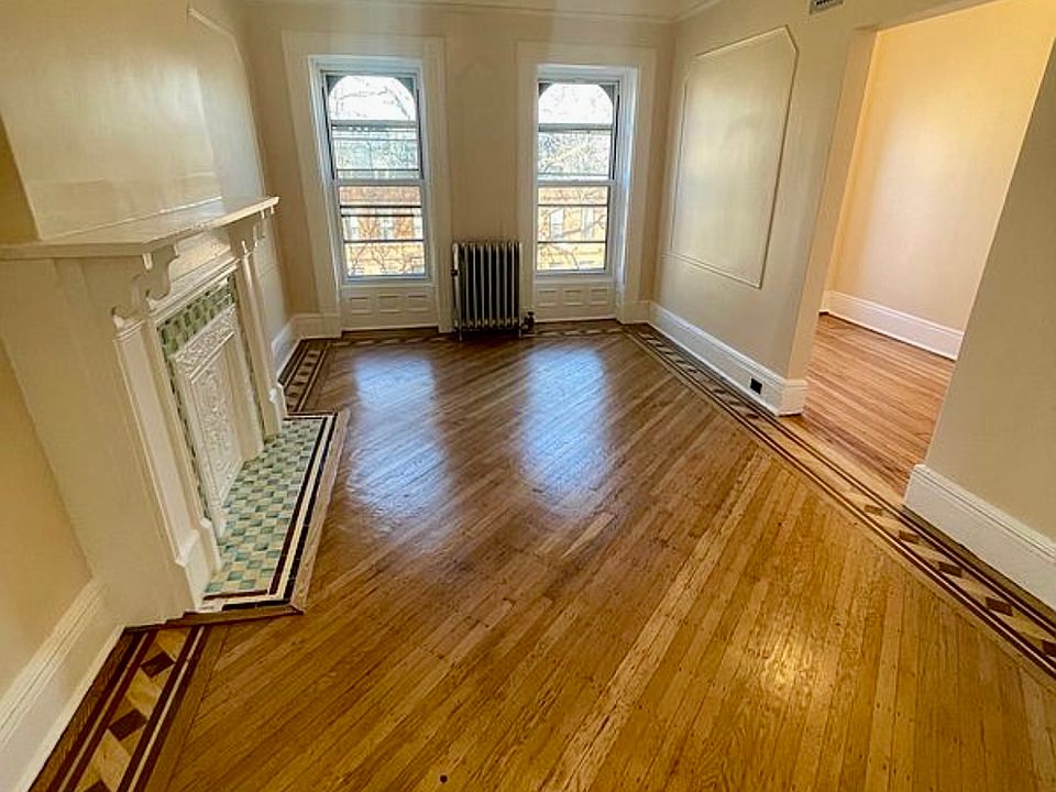 1st image of 388 Park Pl Floor 3