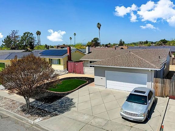 3rd image of 625 Capra Dr