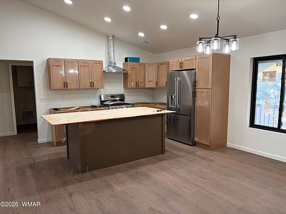 4th image of 1060 S Ridgecreek Ln