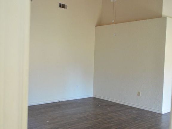 4th image of 1408 Amthor Ave