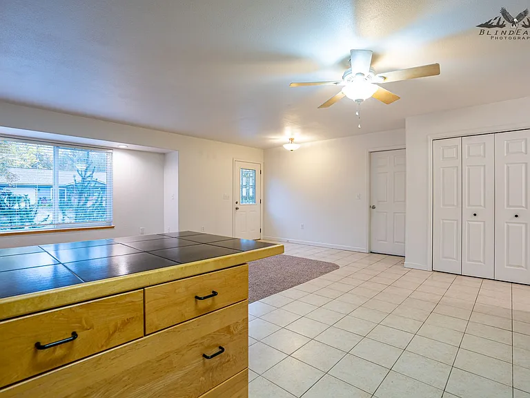 1290 N Hoka Hay Cir — Photo 9