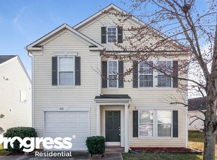 808 Swearngan Ridge Ct, Charlotte, NC 28216