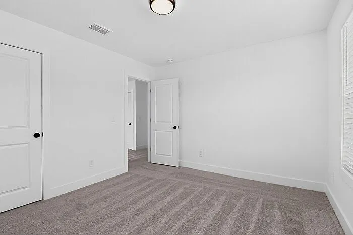 310 E Talleyrand Ave — Photo 17