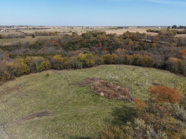 182 County Rd, Savannah, MO 64485