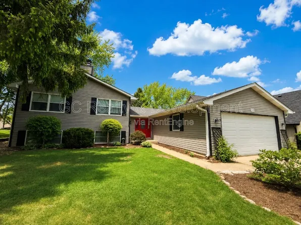 530 S Prairie St, Cary, IL 60013