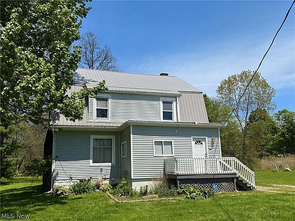 3rd image of 2885 E Water St