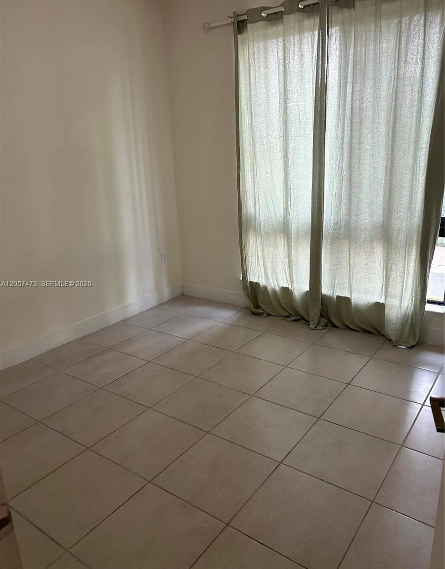 3 bed, 1124 sqft, $3,250 — Photo 1