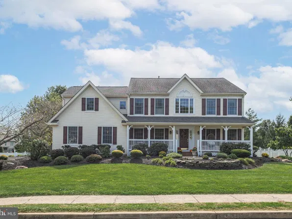 7 Mustang Ct, Holland, PA 18966