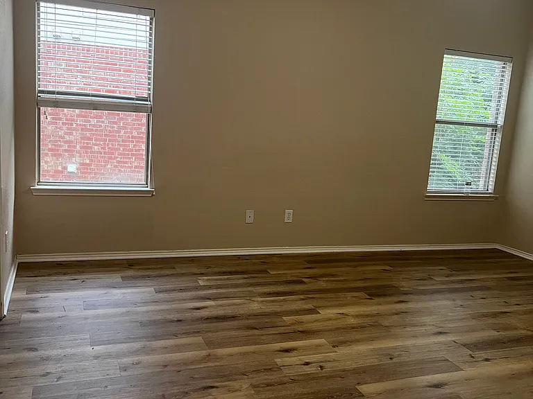 249 Niagara Falls Dr — Photo 11