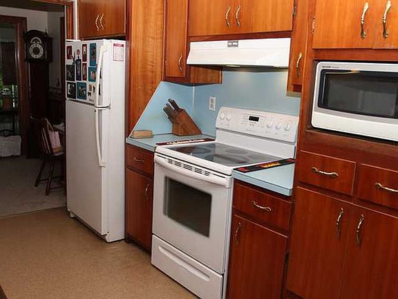 5th image of 119 Rockledge Cir