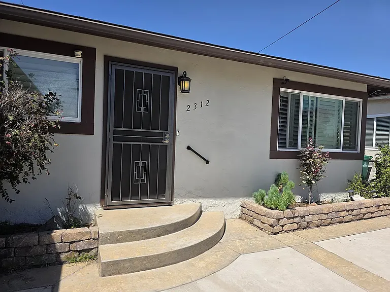2312 Finch Ln — Photo 2