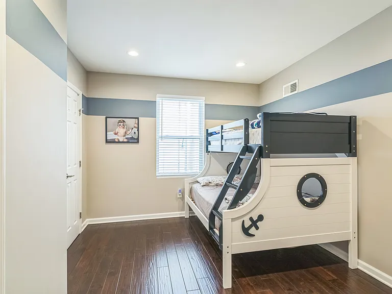 1153 N Hancock St — Photo 17