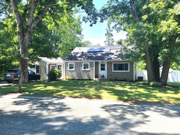 14 Porter St, Whitman, MA 02382