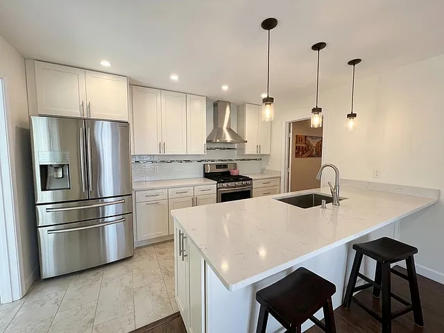 3 bed, 2.5 bath, 2144 sqft, $3,750 — Photo 2