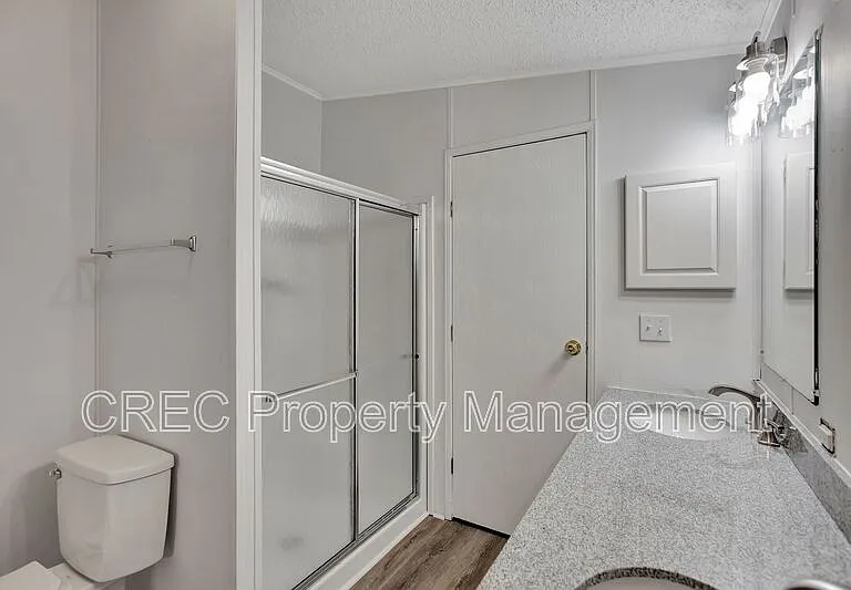 405 Vine St — Photo 18