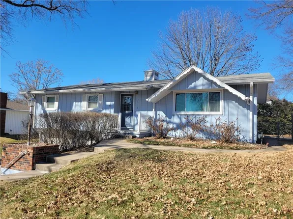 3317 Linda Ln, Saint Joseph, MO 64506